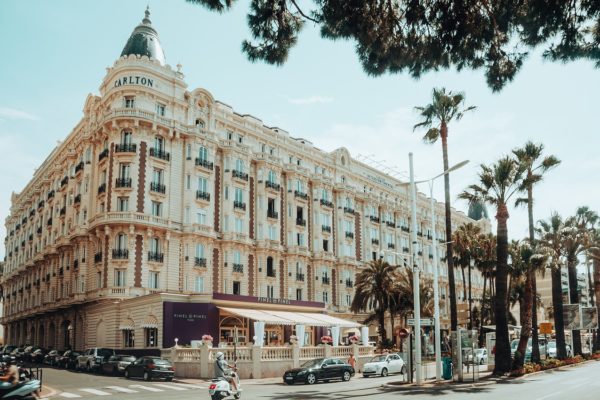 Le marché immobilier à Cannes : des investissements prometteurs