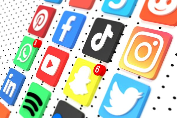 Comment les réseaux sociaux réinventent la recherche immobilière ? 