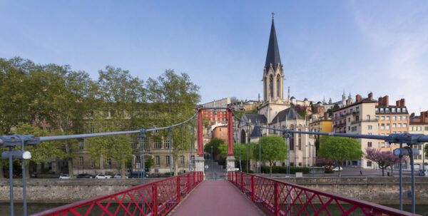 Entre rive et rêve : trouver son agence immobilière à Rouen 